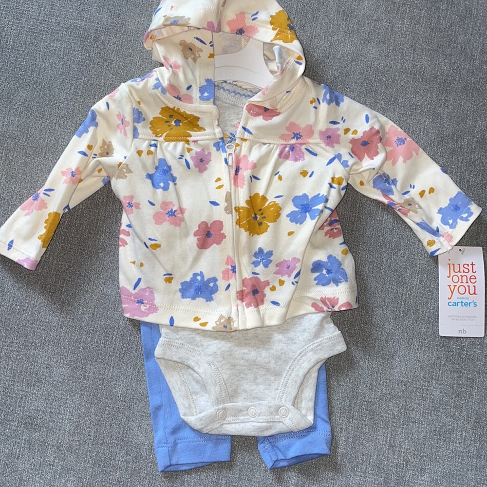 Carter’s Newborn Set